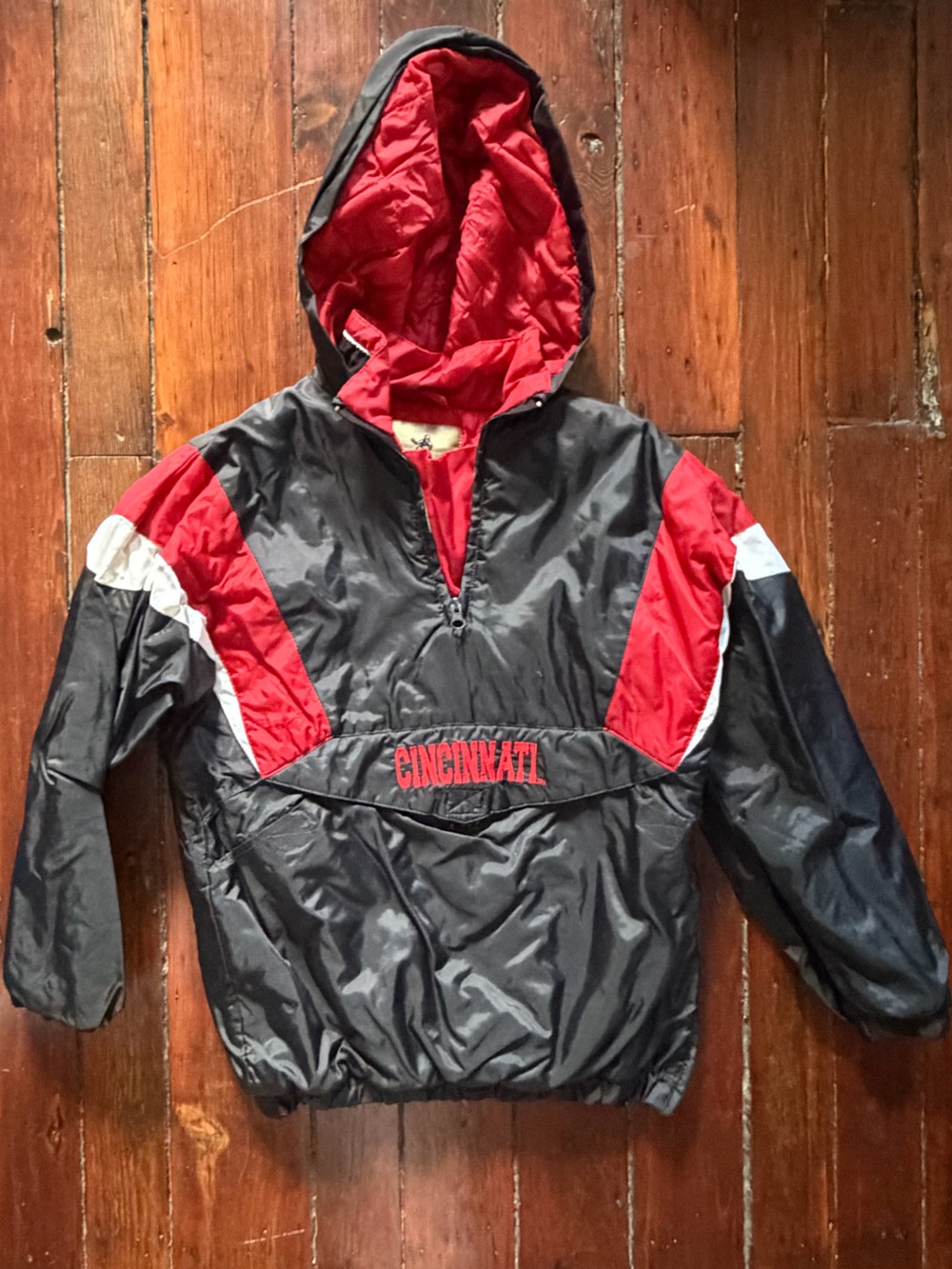 Vintage University of Cincinnati UC Bearcats Reebok Black and Red Windbreaker